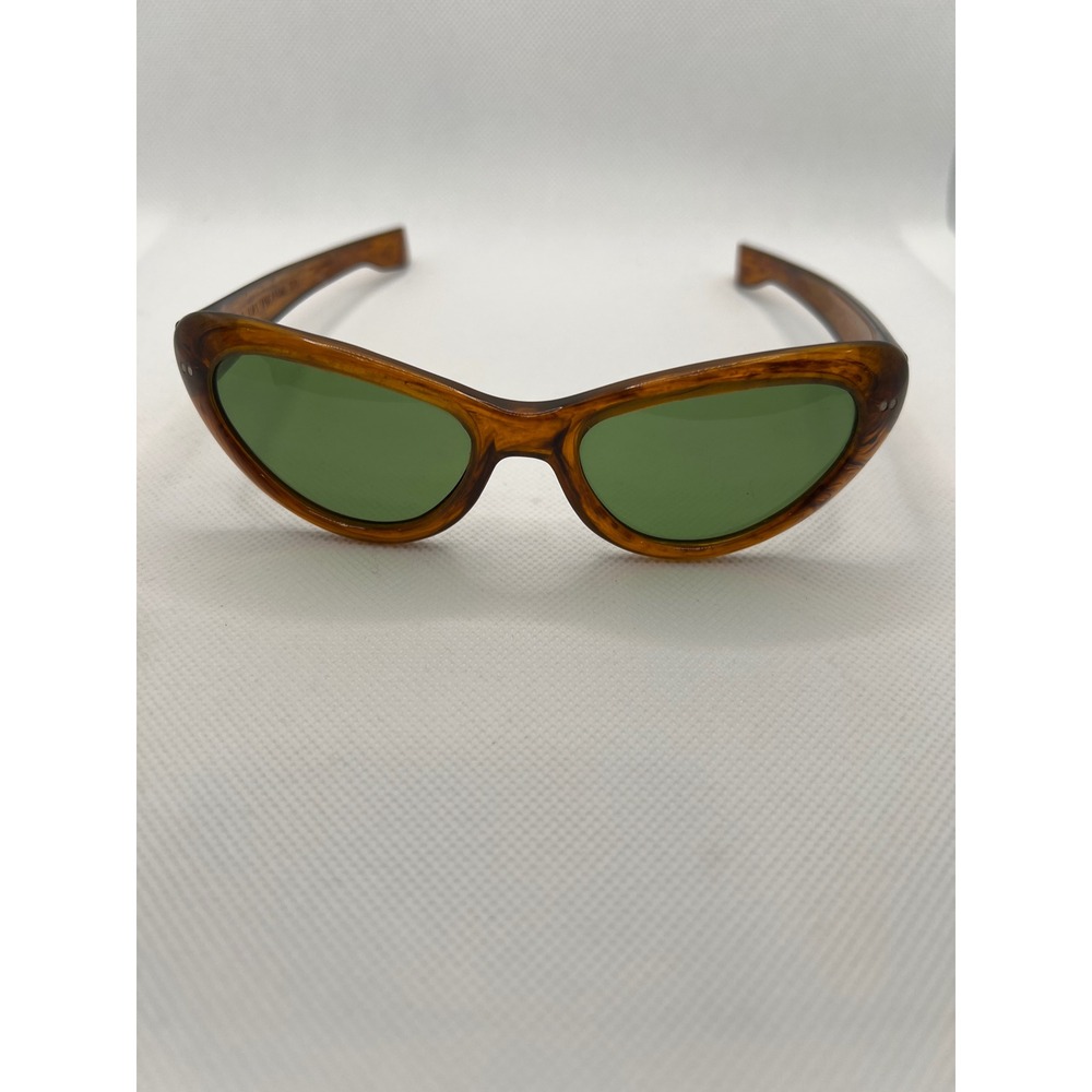 Vintage Ladies Cat Eye Glasses Cool Ray Polaroid 120 Vintage